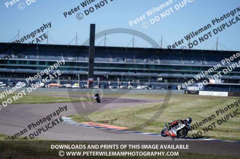 Rockingham no limits trackday;enduro digital images;event digital images;eventdigitalimages;no limits trackdays;peter wileman photography;racing digital images;rockingham raceway northamptonshire;rockingham trackday photographs;trackday digital images;trackday photos
